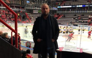 Tobias Johansson at a hockey game